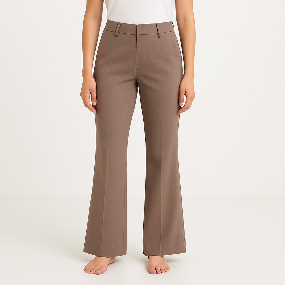 NWT
Simply Vera Vera Wang Taupe Straight Leg Pants
